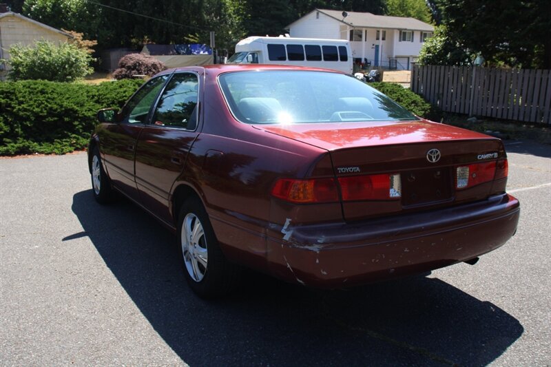 Used 2000 Toyota Camry LE FWD image 4