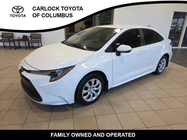 Used 2025 Toyota Corolla LE FWD image 4