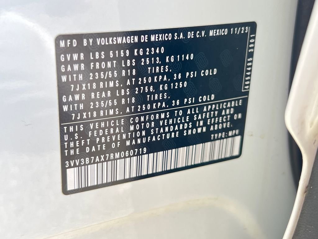 Certified 2024 Volkswagen Tiguan SE image 34