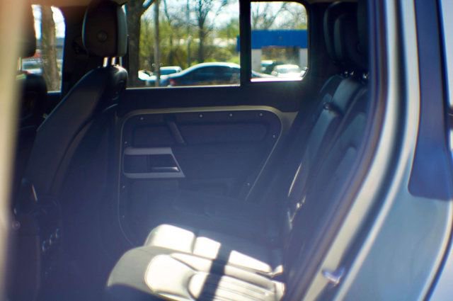 Used 2020 Land Rover Defender 110 SE image 46