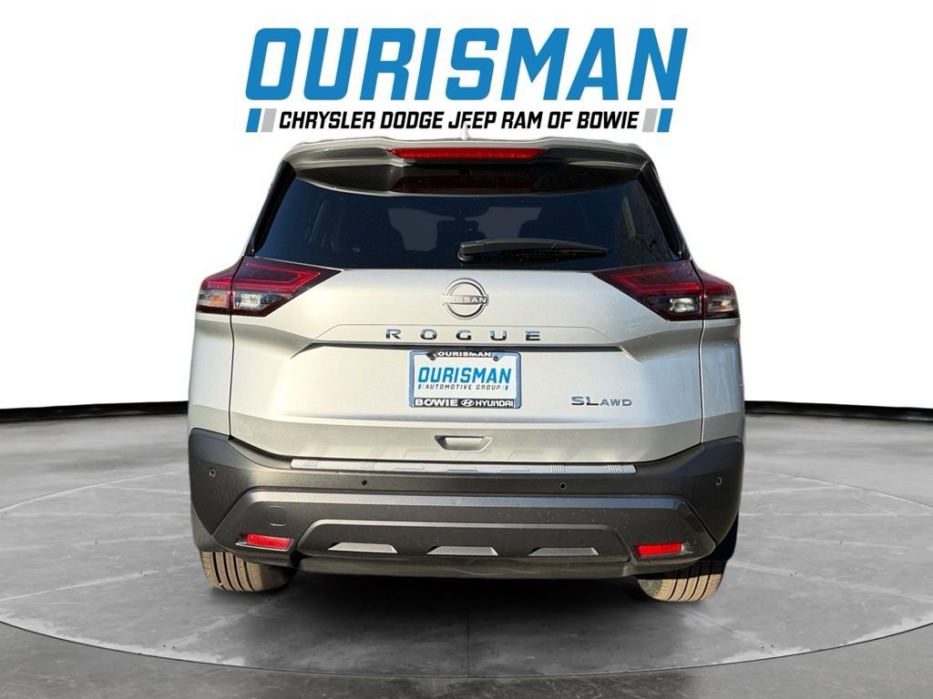 Used 2023 Nissan Rogue SL w/ SL Premium Package image 4