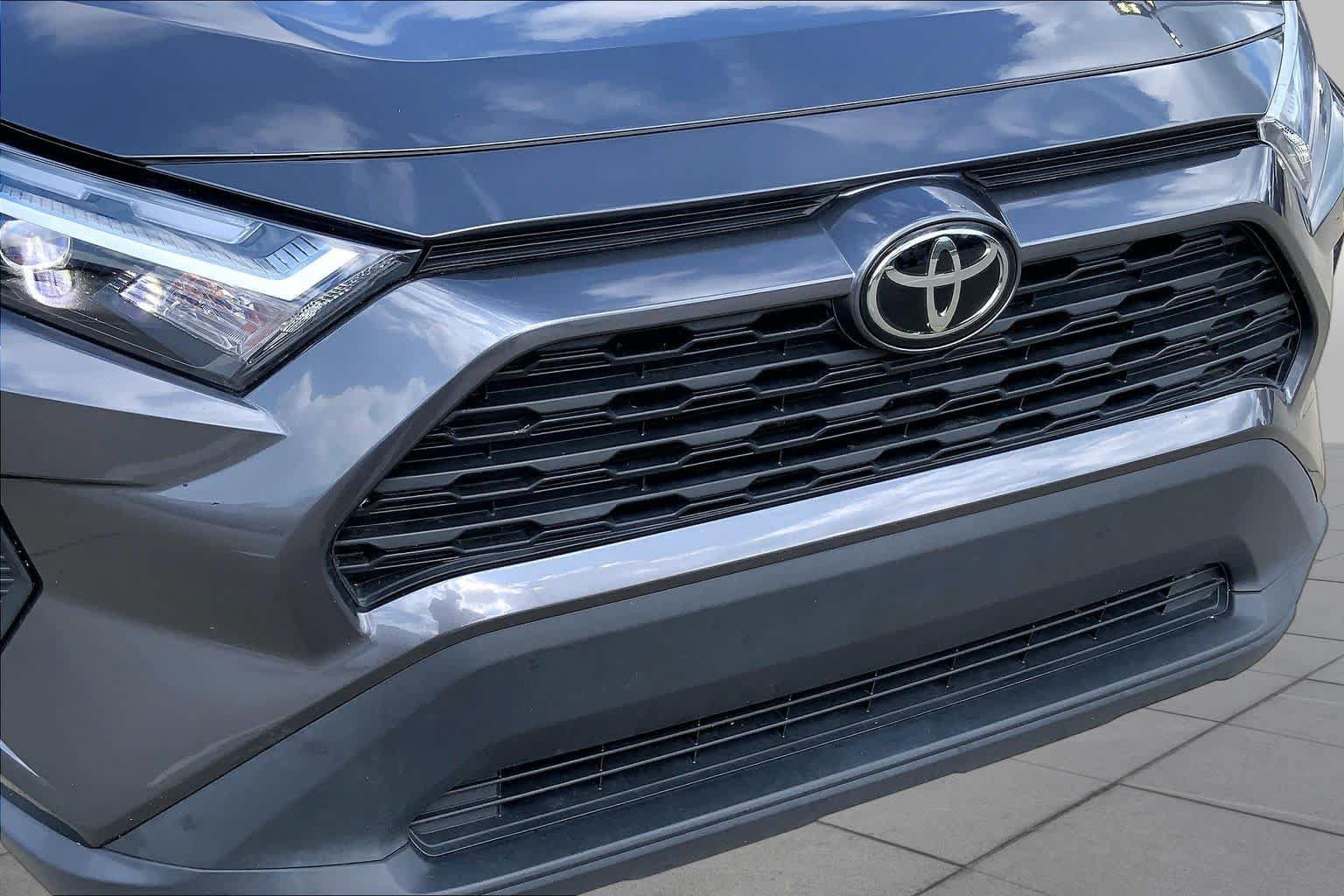 Used 2024 Toyota RAV4 LE FWD image 31