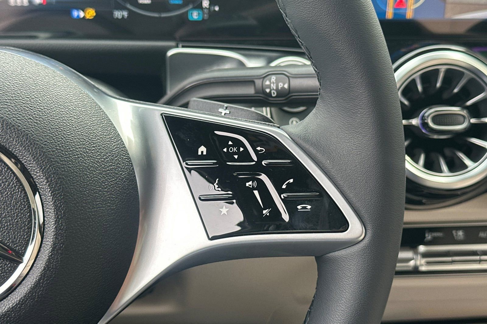 New 2026 Mercedes-Benz GLB 250 4MATIC image 26