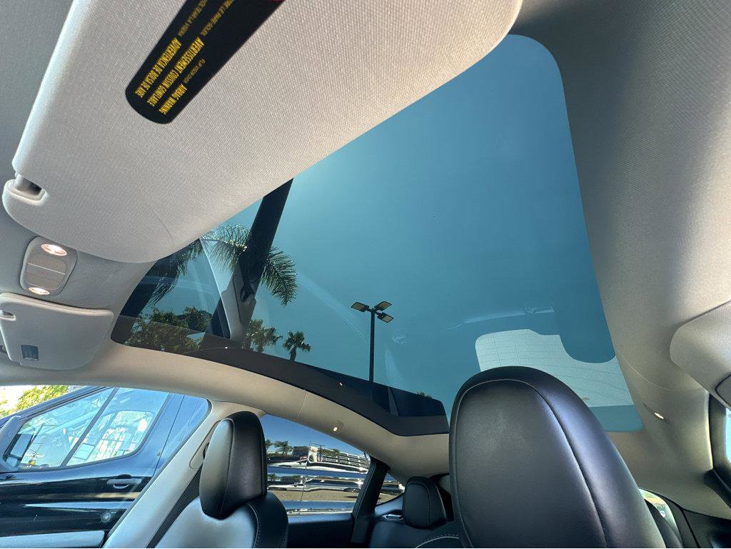 Used 2023 Tesla Model Y Performance image 7