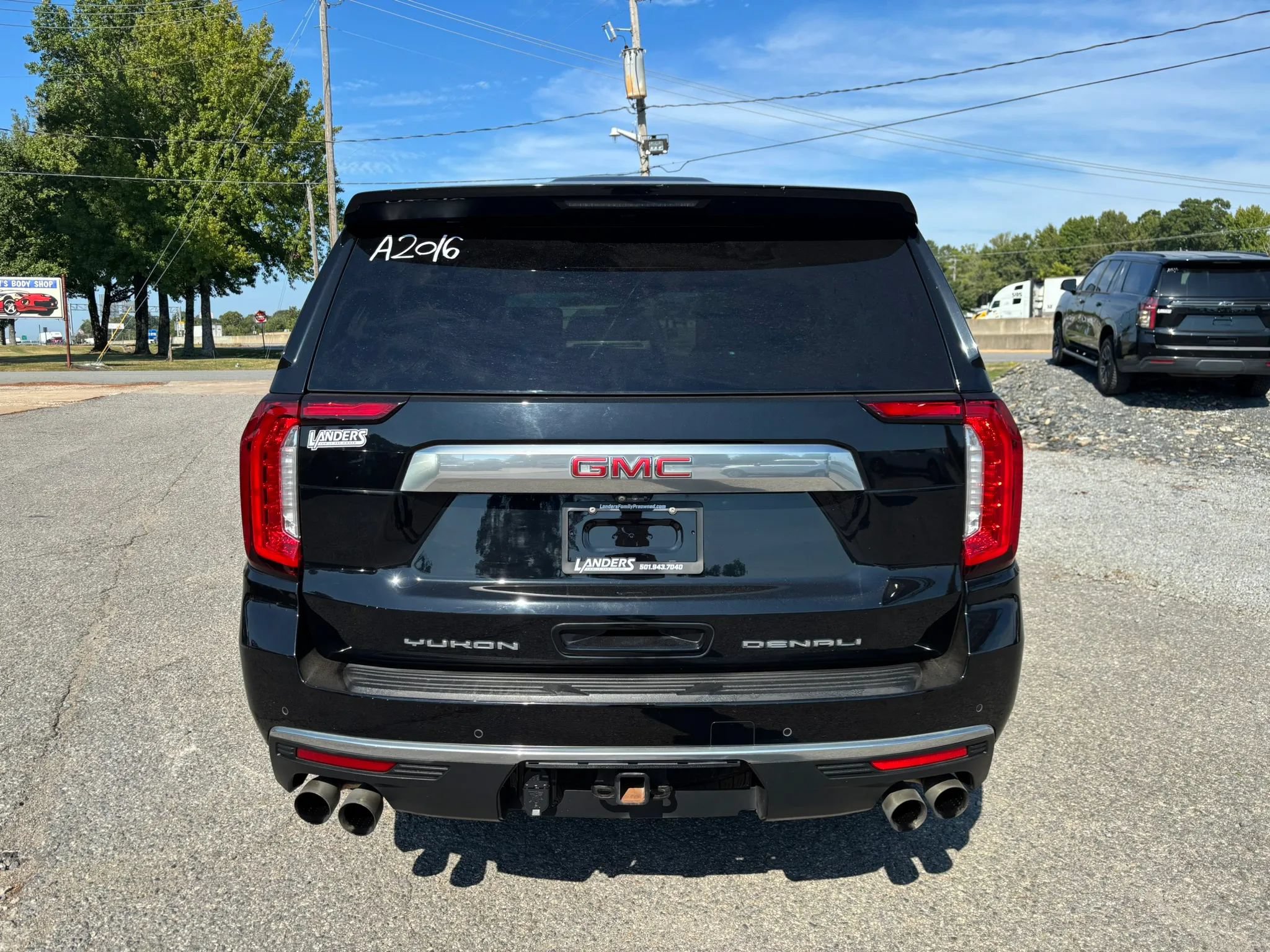 Used 2021 GMC Yukon Denali w/ Denali Ultimate Package AWD/4WD image 4