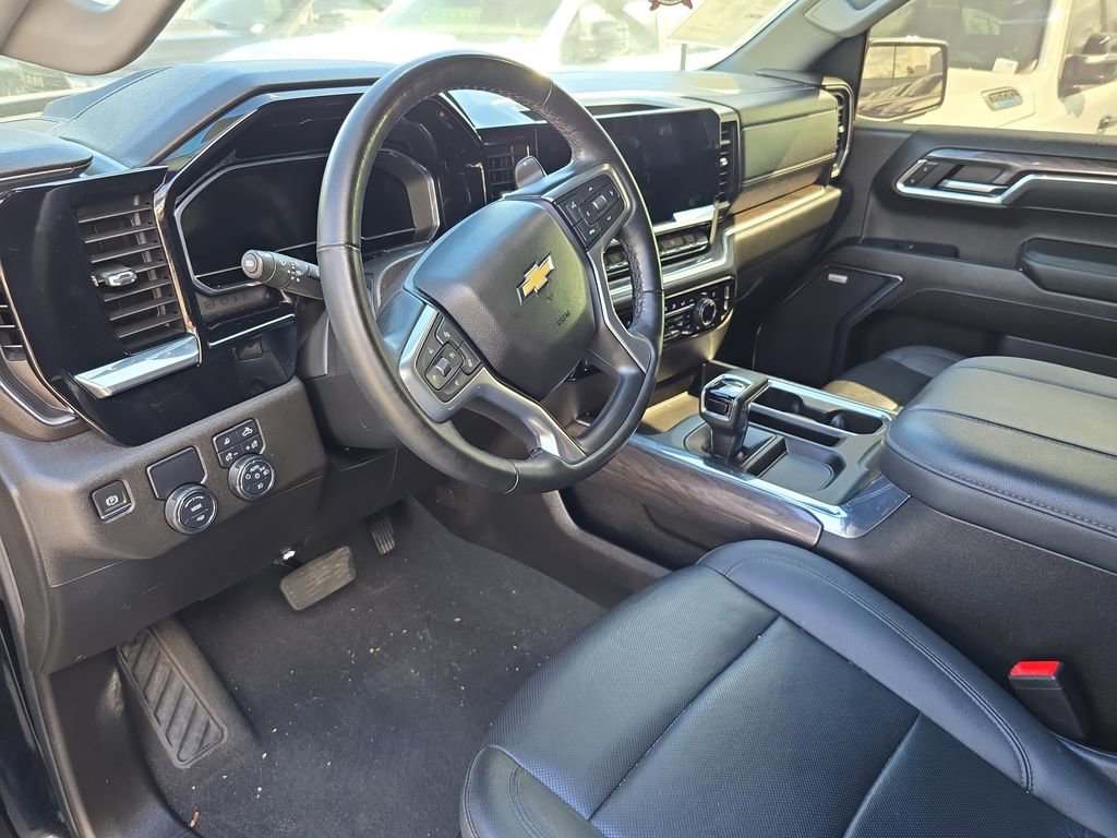Used 2024 Chevrolet Silverado 1500 LTZ image 15