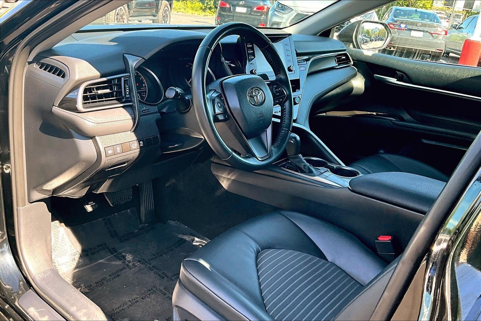 Used 2023 Toyota Camry SE FWD image 13