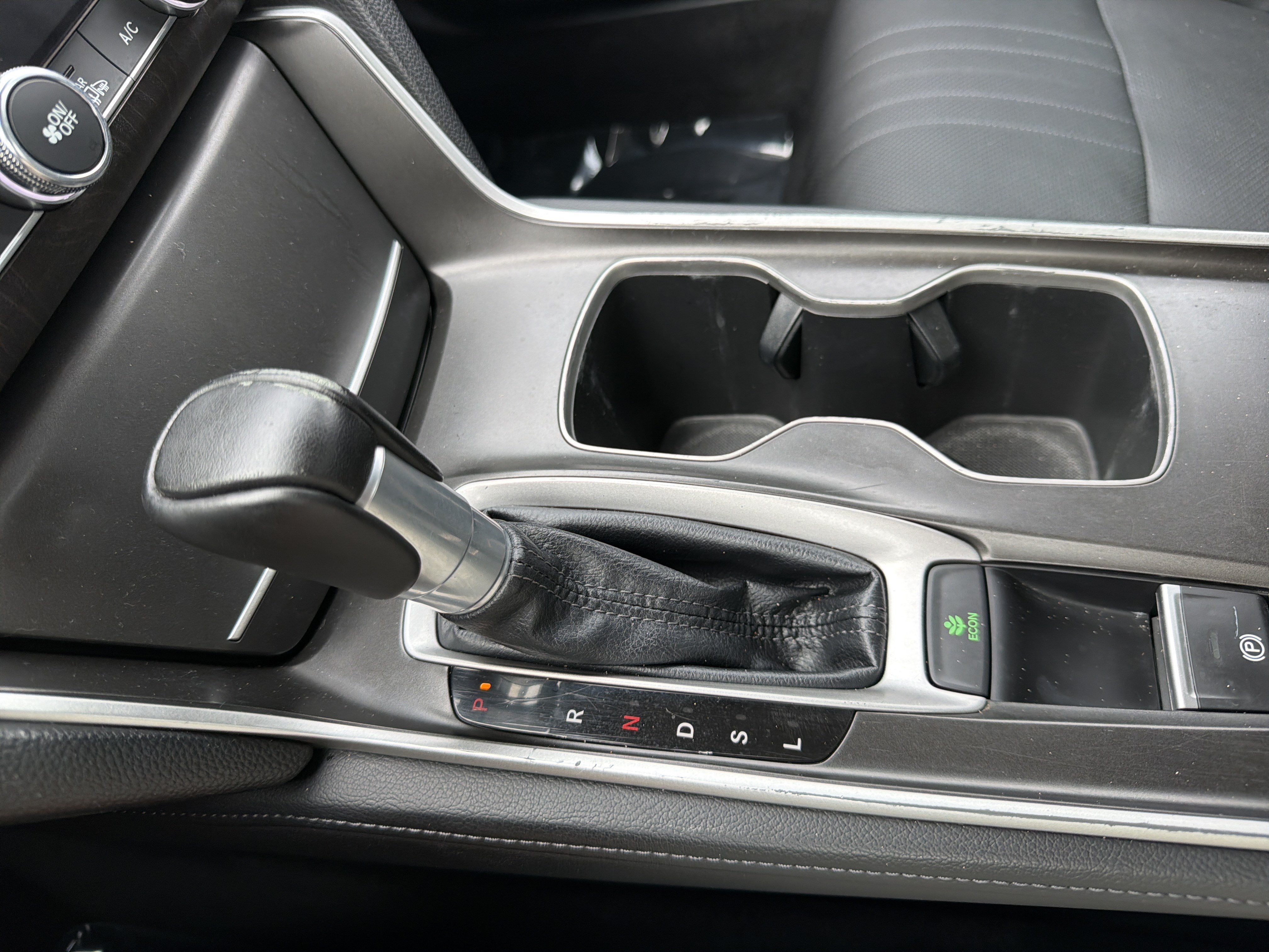 Used 2018 Honda Accord EX-L image 26