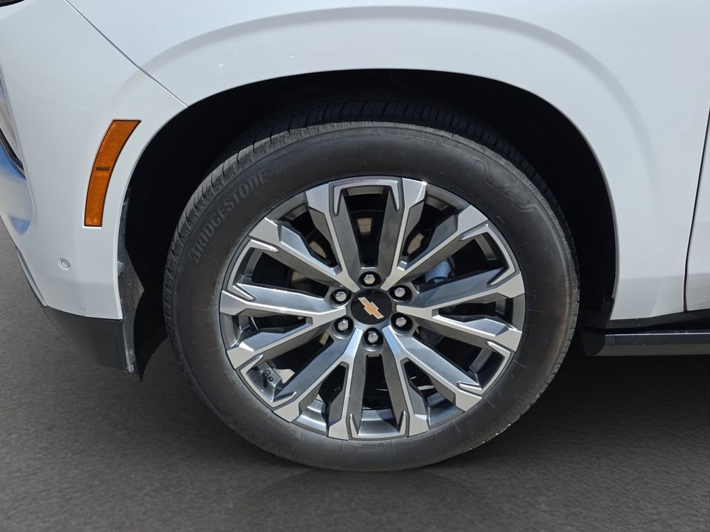 Used 2025 Chevrolet Tahoe High Country AWD/4WD image 4