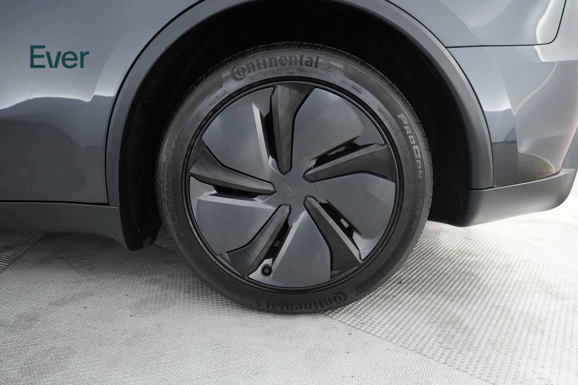 Used 2026 Tesla Model Y Long Range RWD image 17