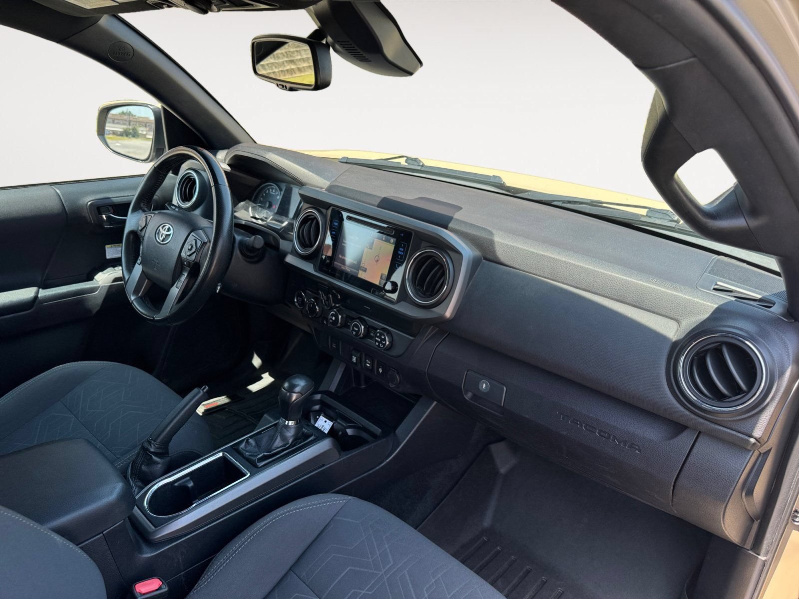 Used 2019 Toyota Tacoma TRD Off-Road AWD/4WD image 15