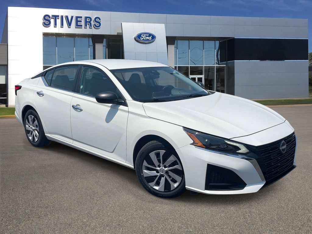 Used 2025 Nissan Altima 2.5 S FWD image 1