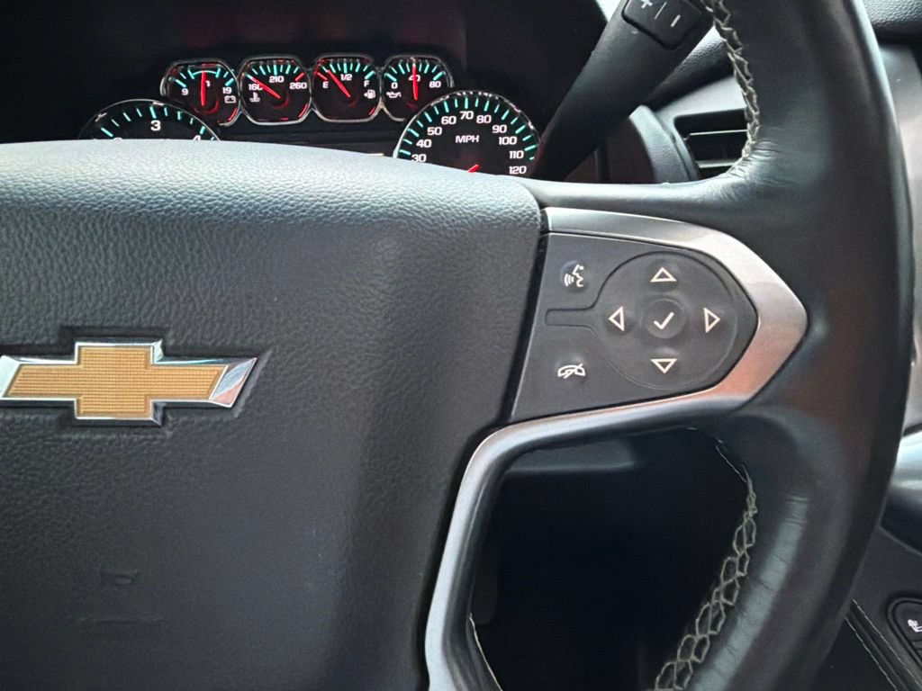 Used 2015 Chevrolet Suburban LTZ RWD image 5