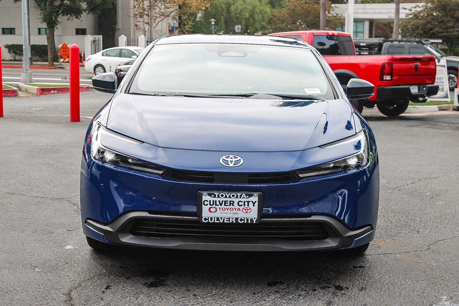 New 2026 Toyota Prius LE image 2