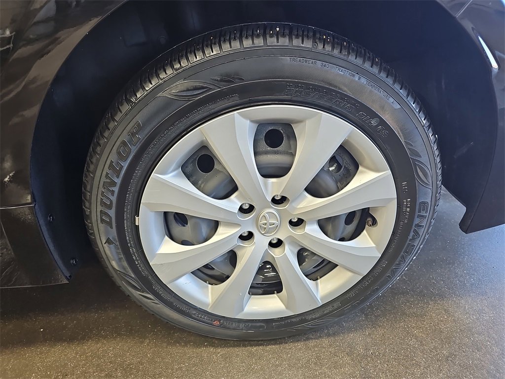 Used 2023 Toyota Corolla LE image 33