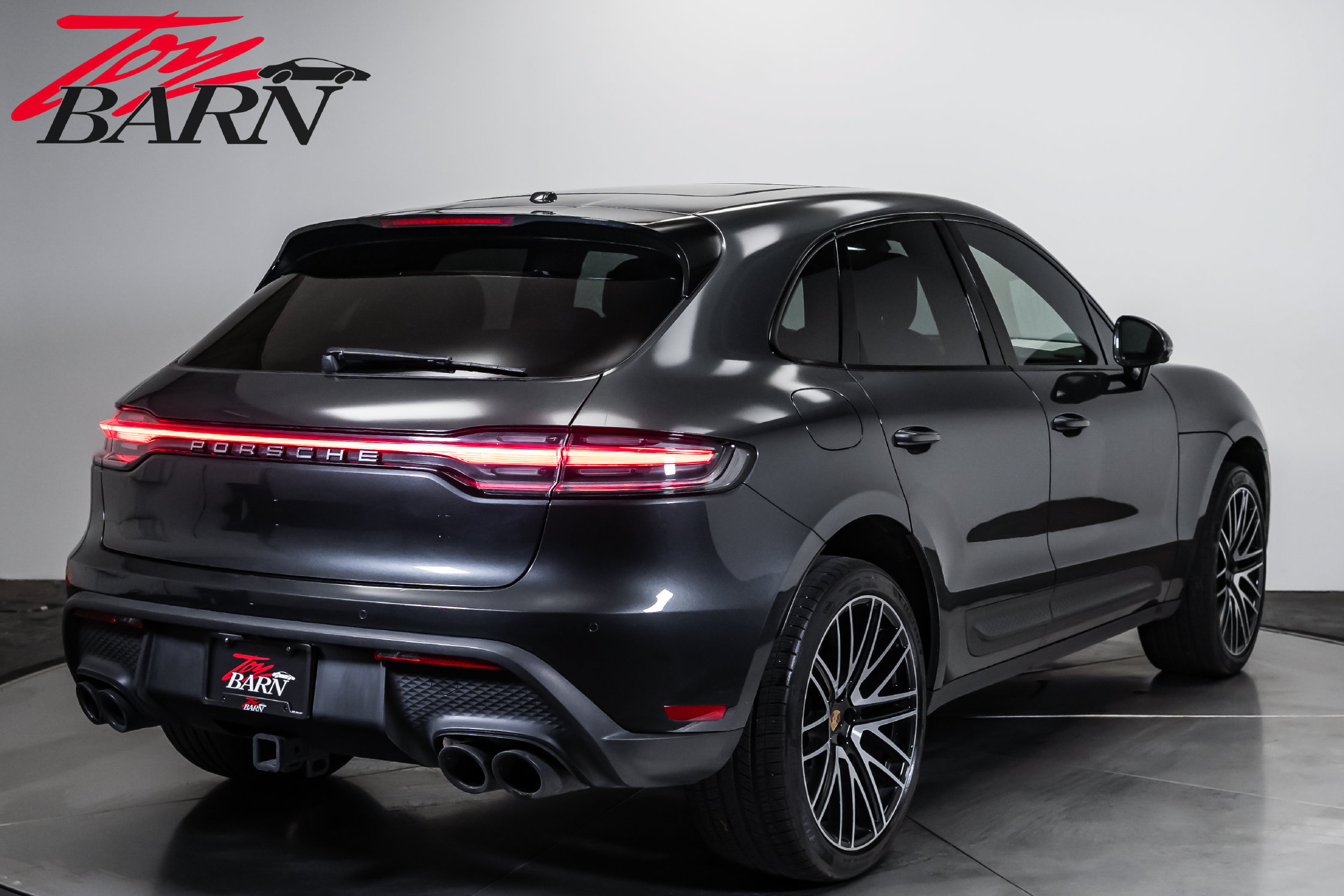 Used 2024 Porsche Macan S AWD/4WD image 5