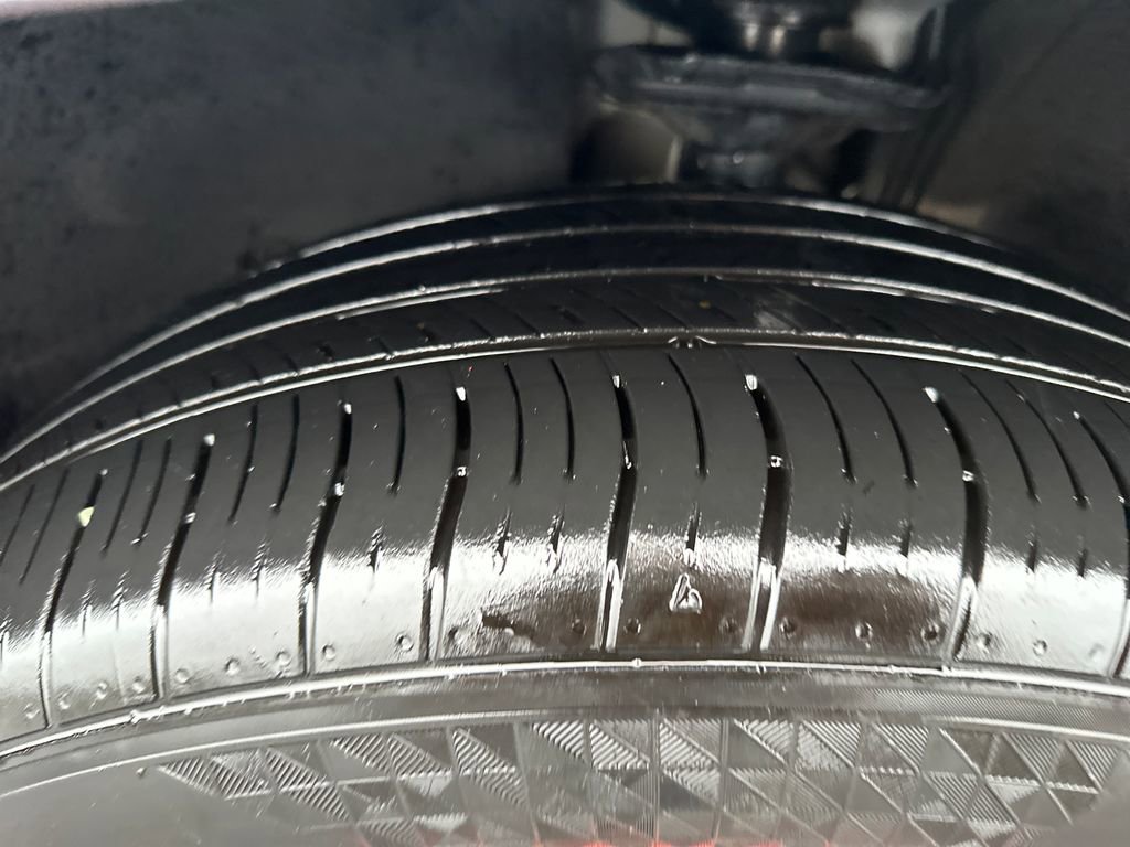 Used 2024 Volkswagen Atlas Cross Sport SE image 24