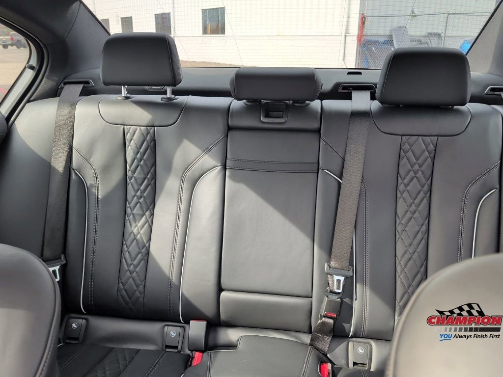 Used 2023 BMW M550i xDrive w/ Executive Package AWD/4WD image 31