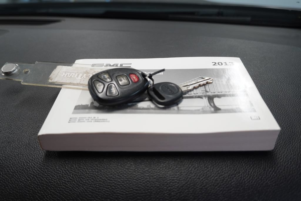 Used 2013 GMC Acadia SLE FWD image 42