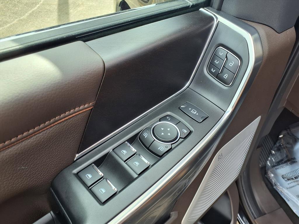 Used 2025 Ford F350 King Ranch w/ Chrome Package image 18