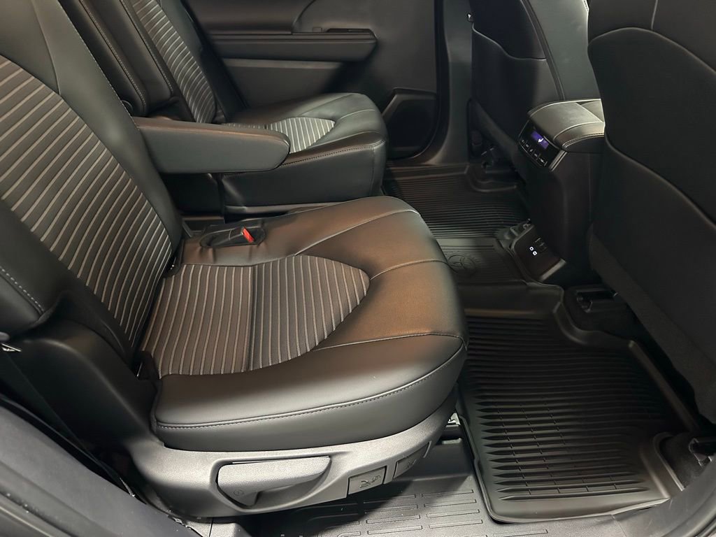 Used 2025 Toyota Highlander XSE image 57