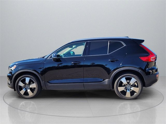 Used 2019 Volvo XC40 T5 Momentum image 4