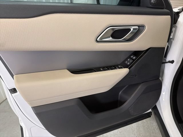 Certified 2022 Land Rover Range Rover Velar R-Dynamic S AWD/4WD image 8