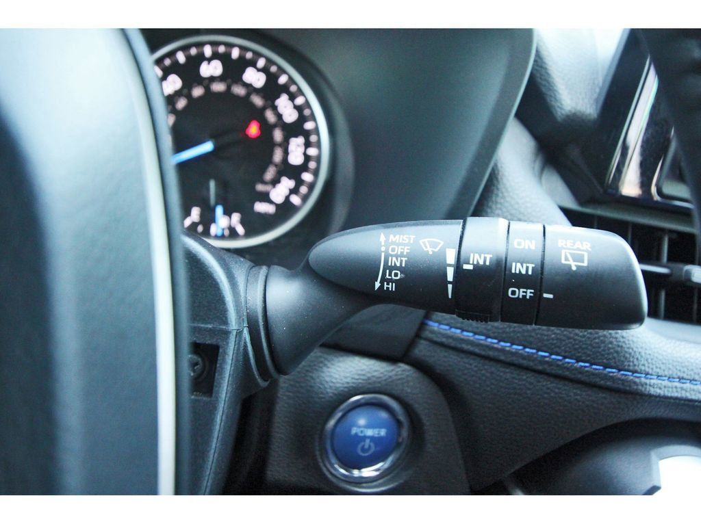 Used 2022 Toyota RAV4 SE image 21