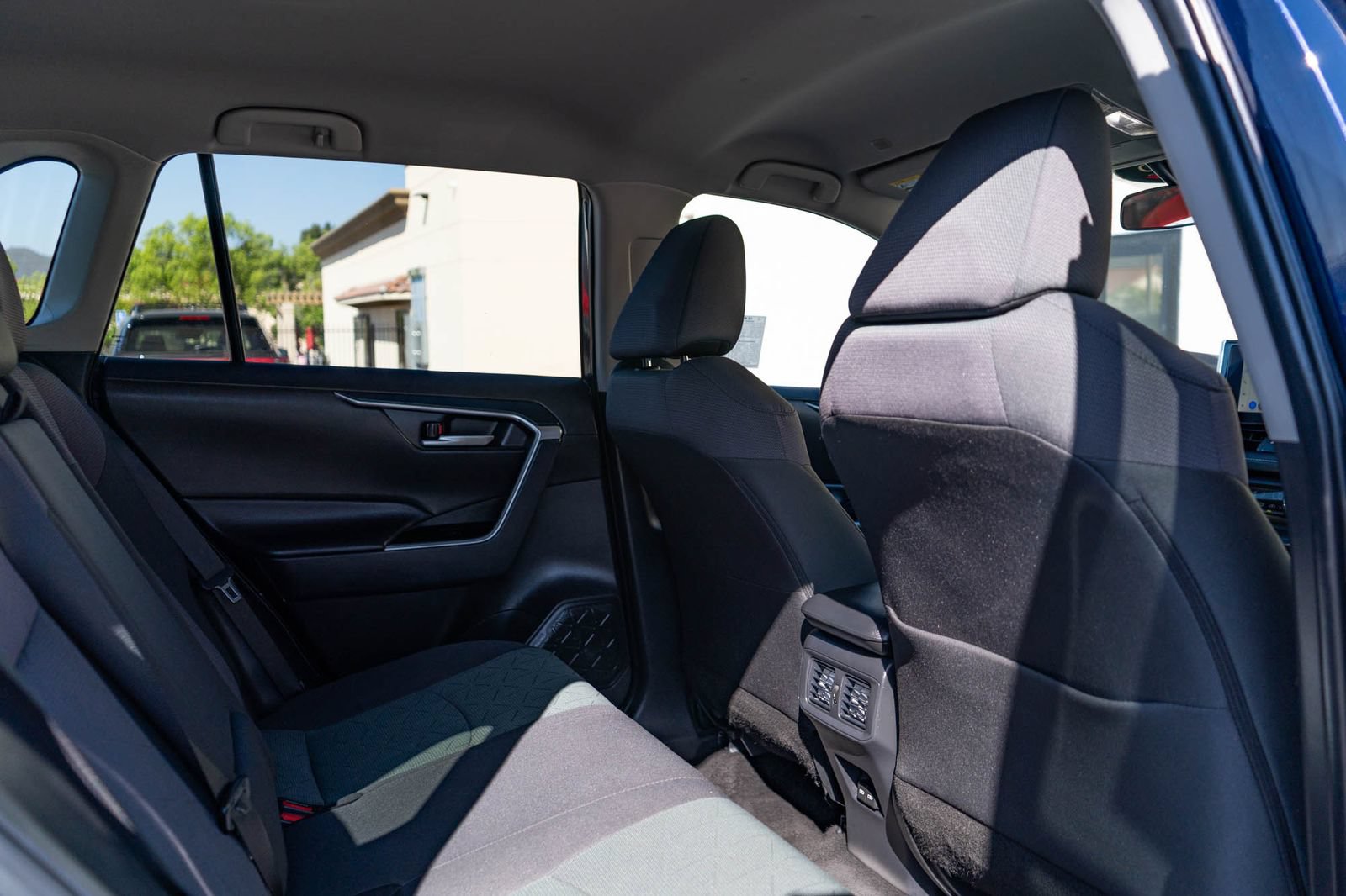 Certified 2025 Toyota RAV4 XLE FWD image 21