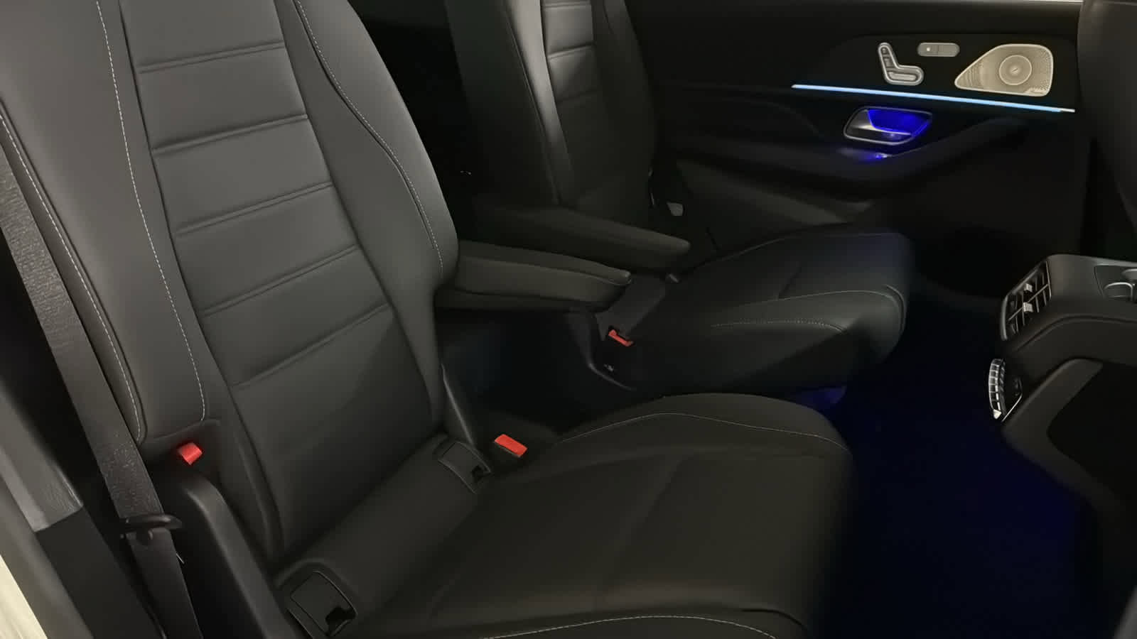 New 2026 Mercedes-Benz GLS 580 4MATIC image 33