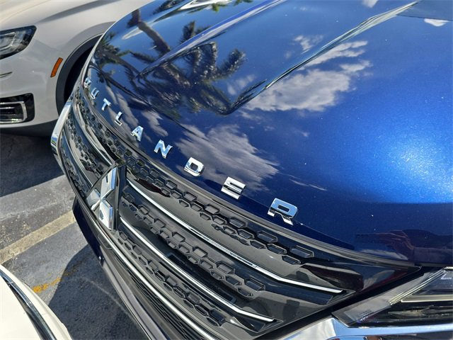 Used 2024 Mitsubishi Outlander SE image 9