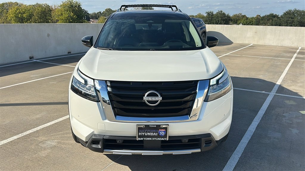 Used 2024 Nissan Pathfinder Platinum FWD image 9