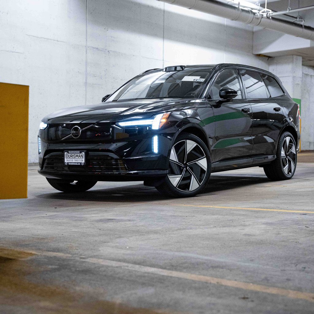 New 2025 Volvo EX90 Ultra image 1