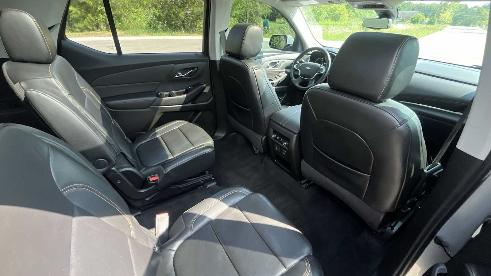 Used 2019 Chevrolet Traverse LT w/ LT Premium Package AWD/4WD image 12