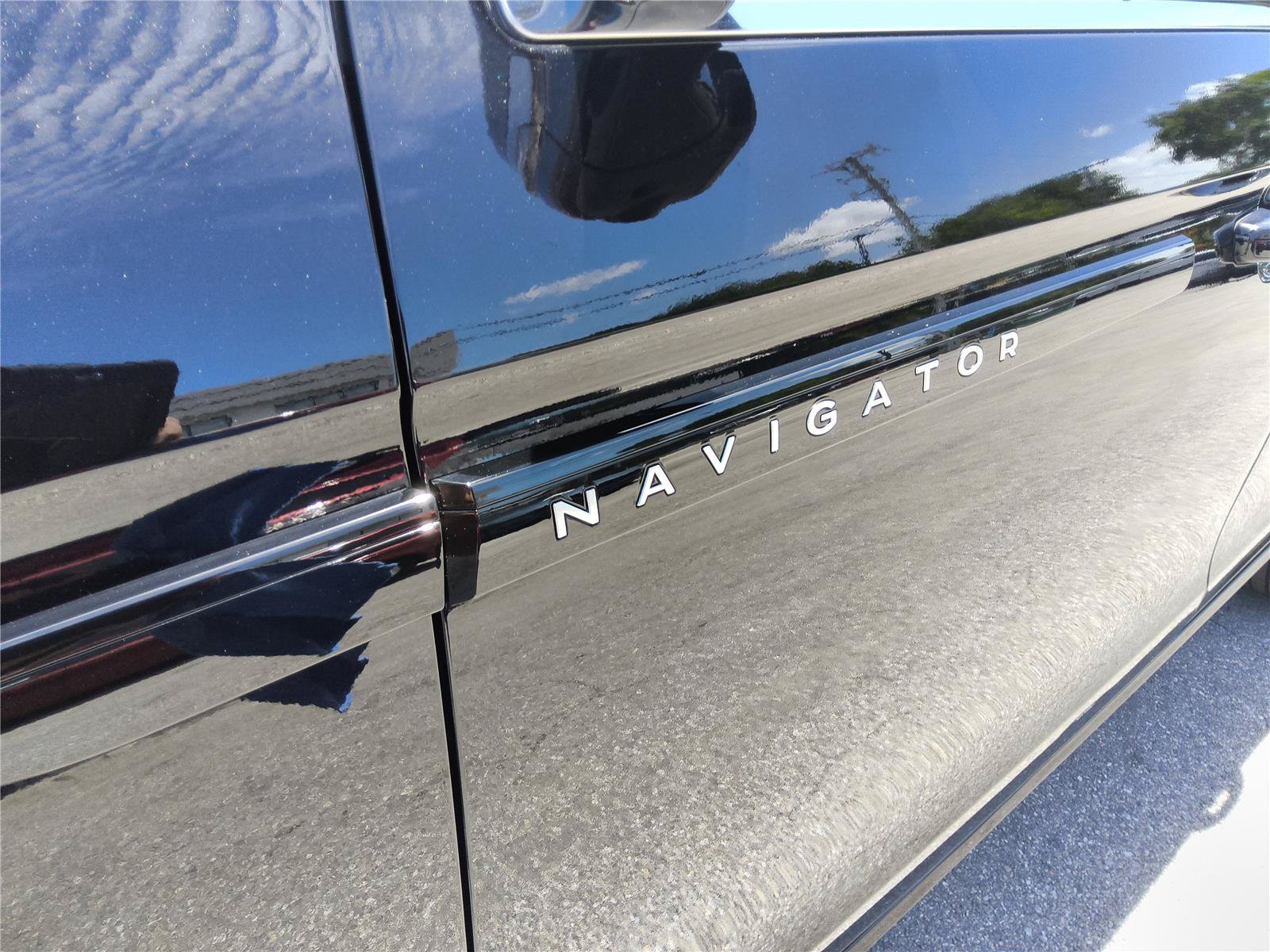 Used 2025 Lincoln Navigator L Black Label AWD/4WD image 10