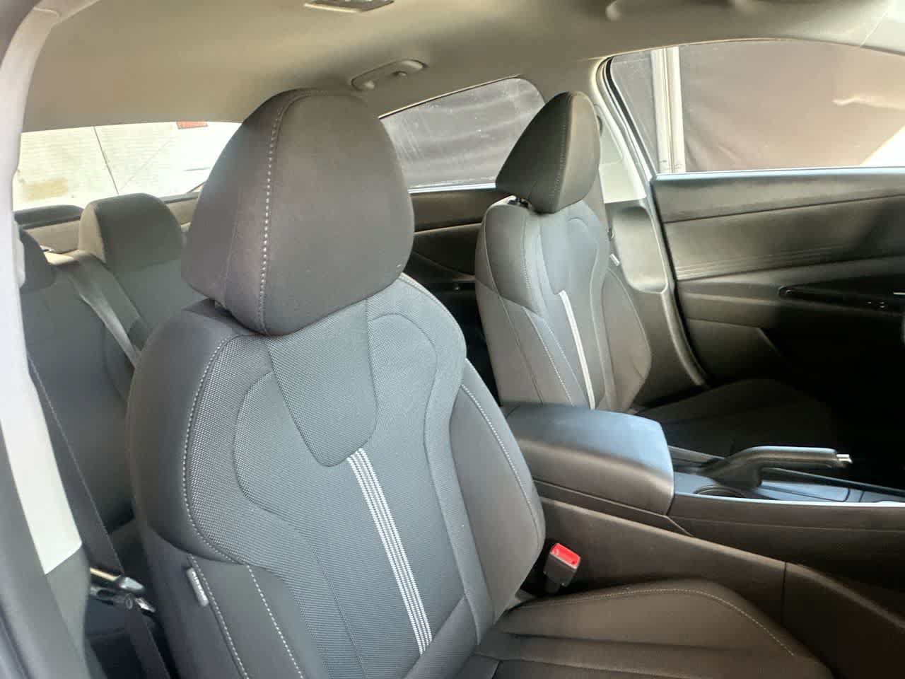 Used 2026 Hyundai Elantra SE FWD image 27