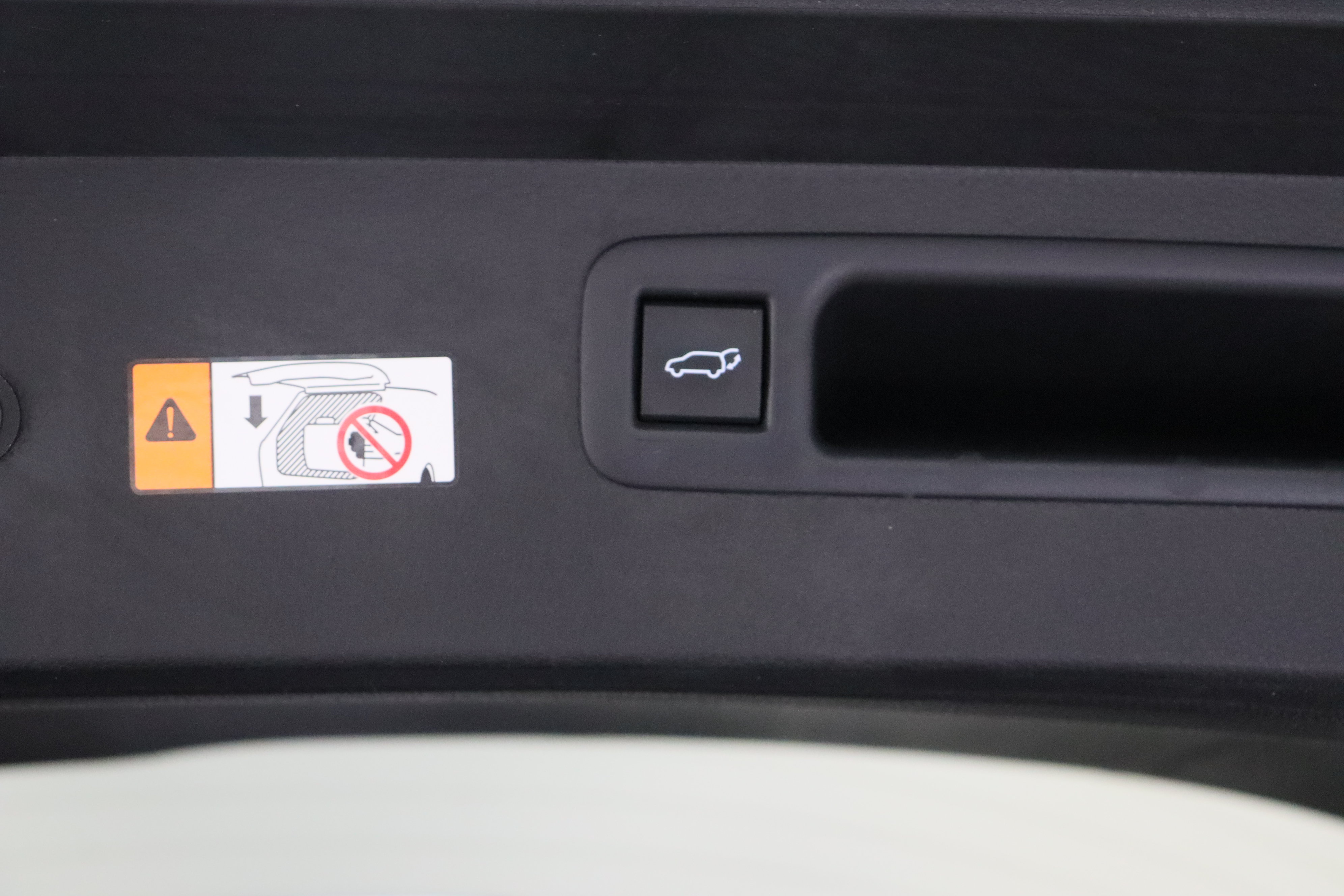 Used 2025 Toyota Highlander LE FWD image 34