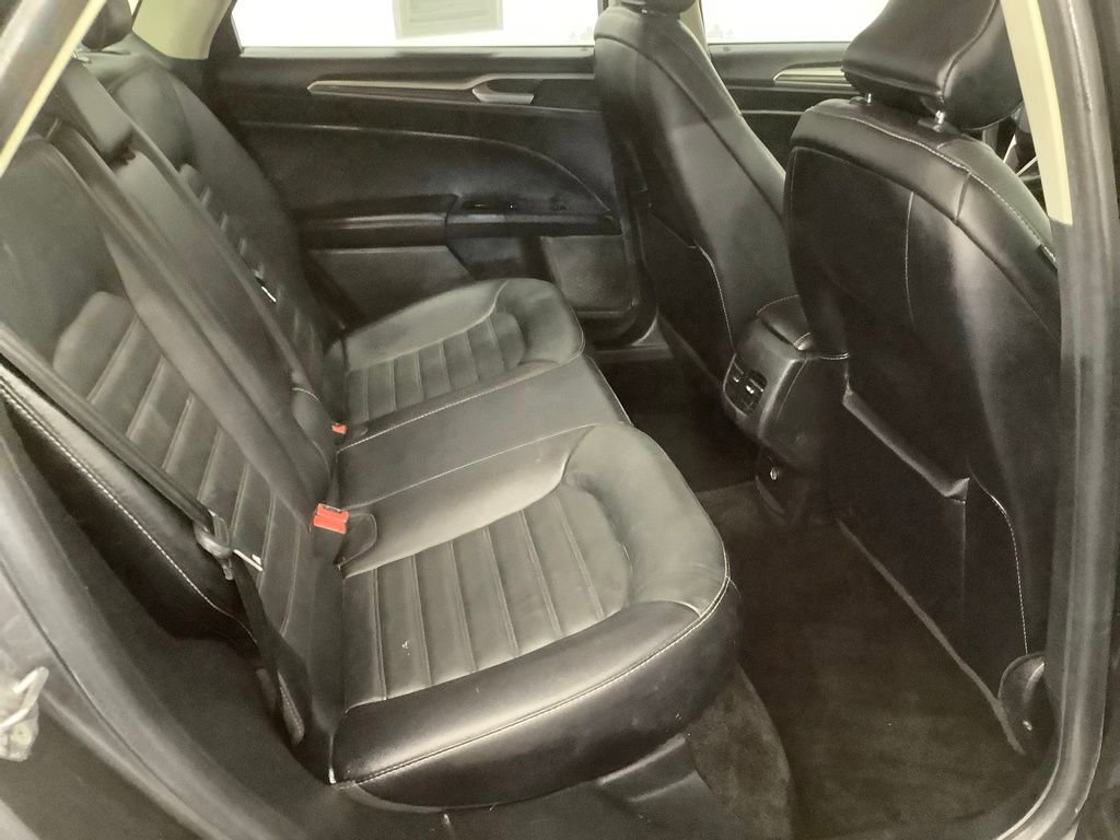 Used 2018 Ford Fusion SE w/ Fusion SE Technology Package image 29