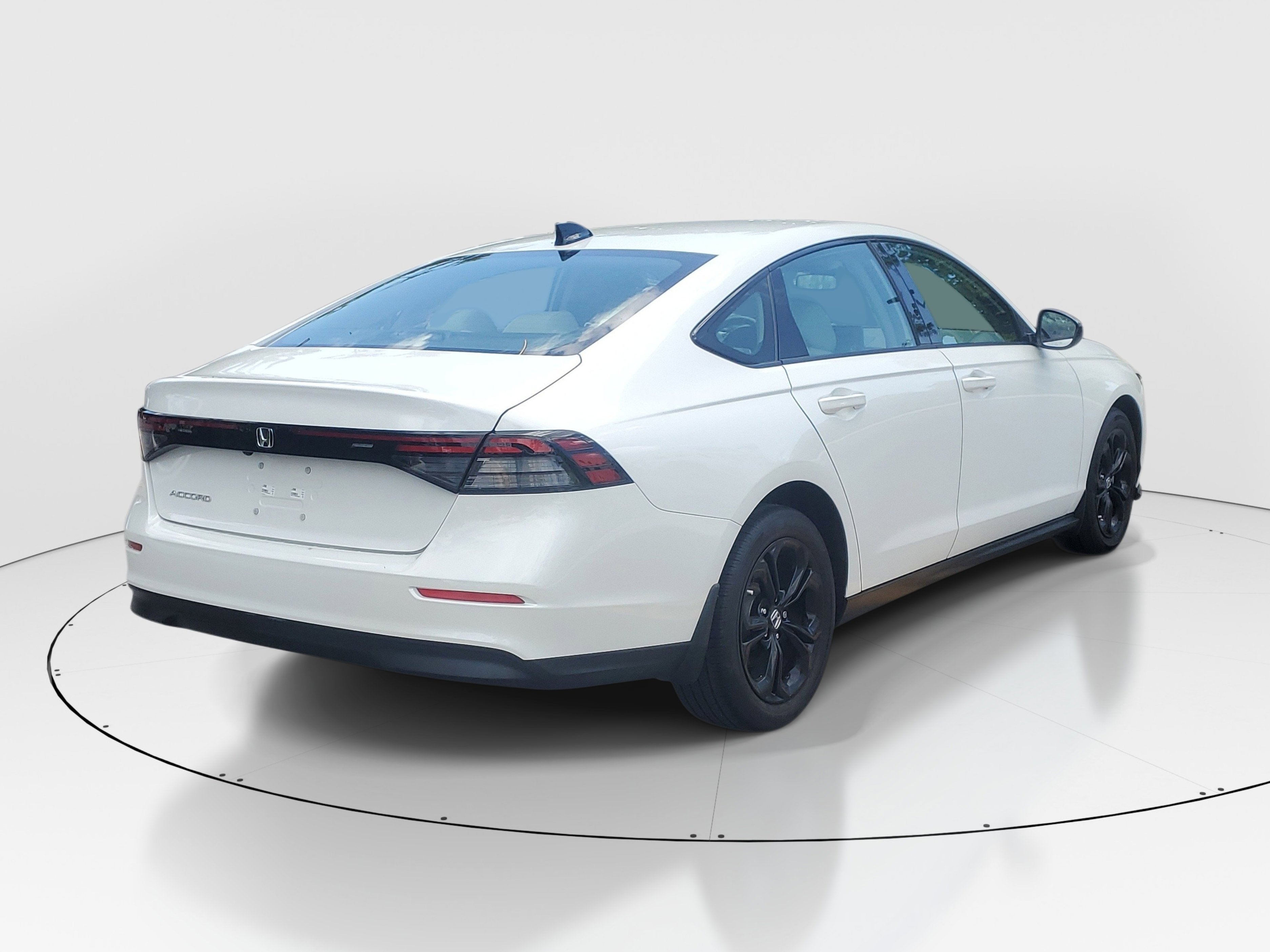 Used 2025 Honda Accord SE image 7