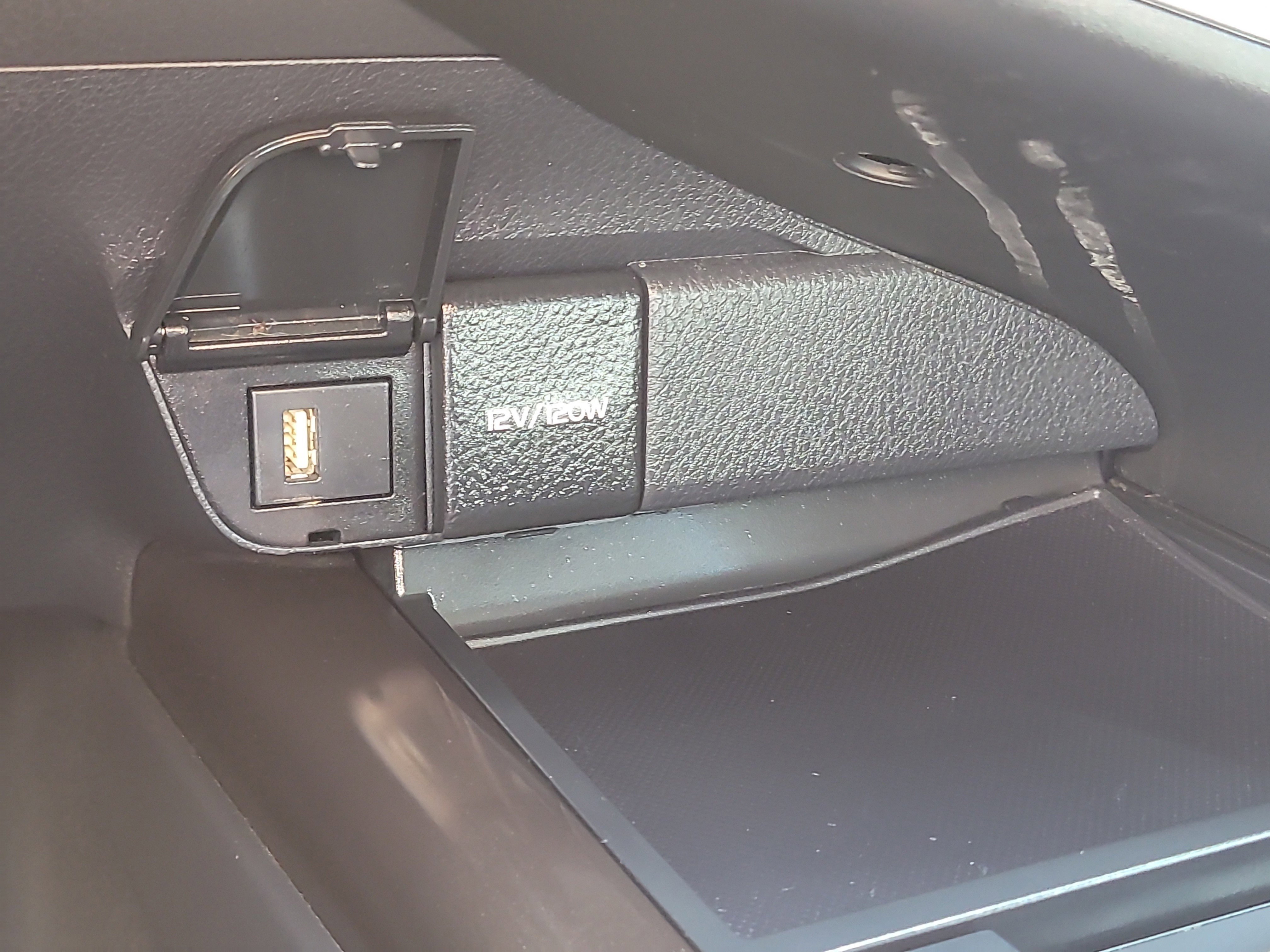 Used 2024 Toyota Camry SE image 24