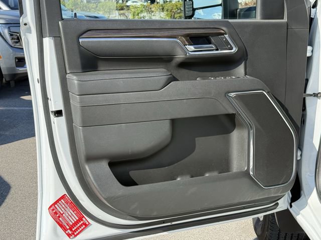 Used 2025 Chevrolet Silverado 2500 LT w/ Convenience Package image 32