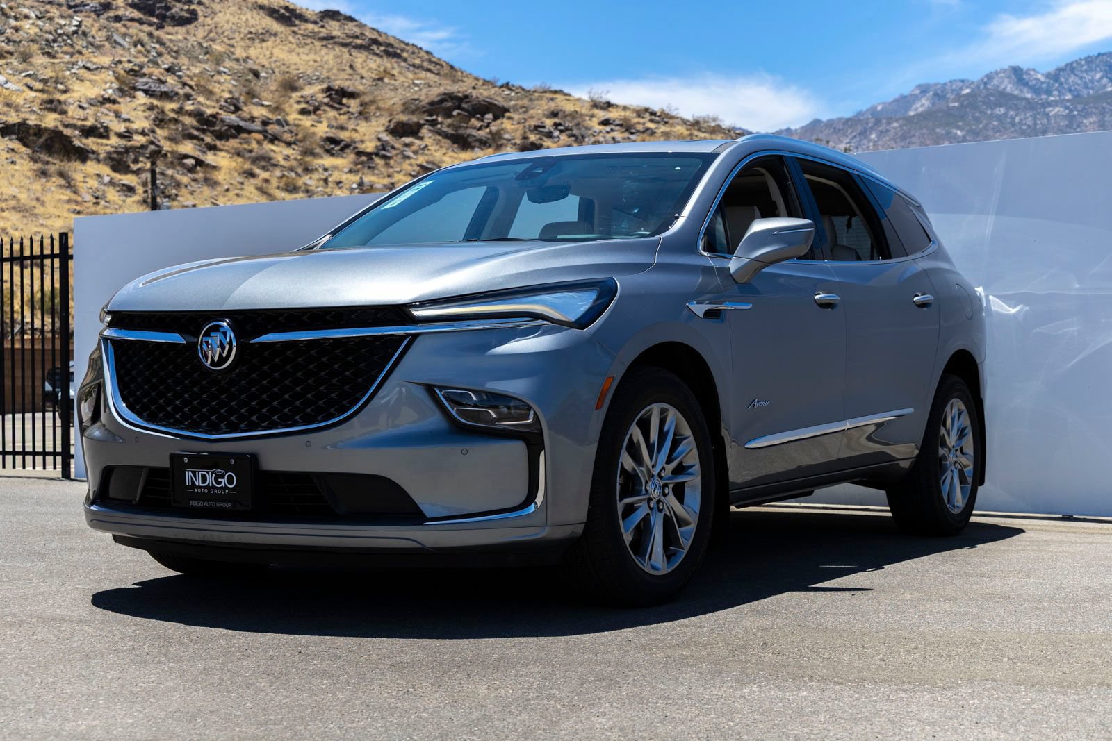Used 2023 Buick Enclave Avenir w/ Avenir Technology Package AWD/4WD image 5
