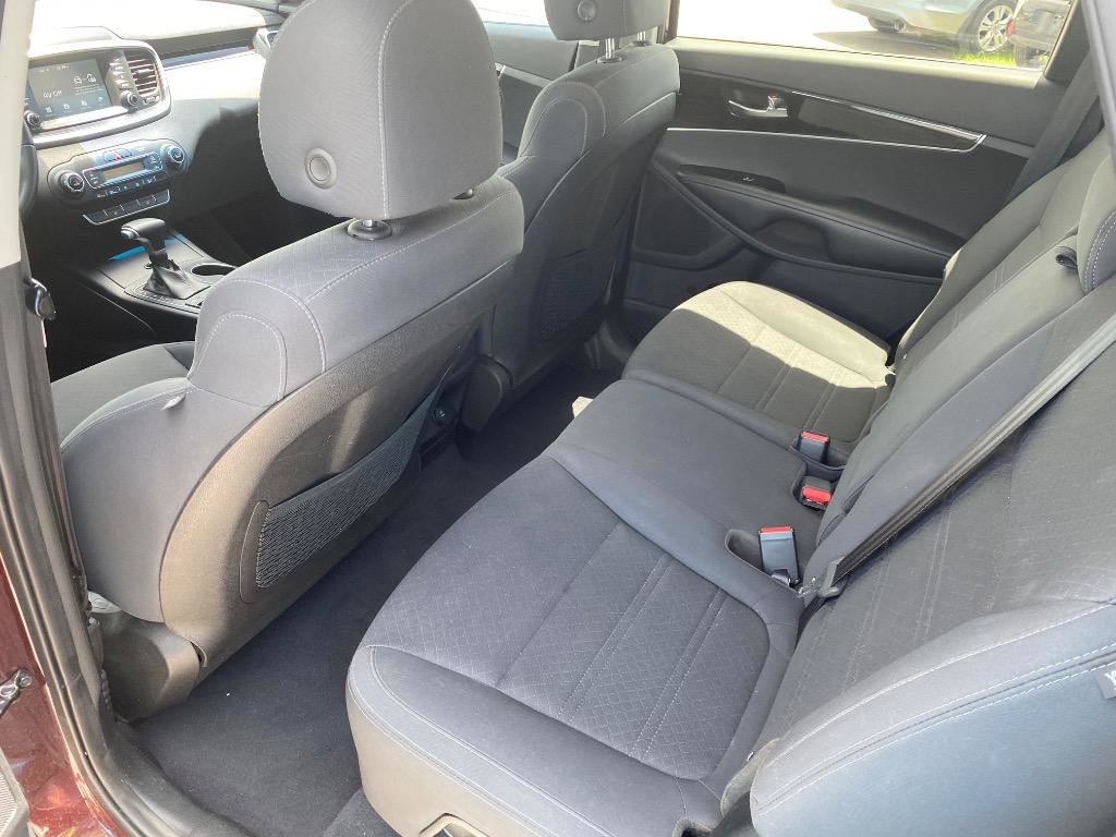 Used 2019 Kia Sorento S FWD image 16