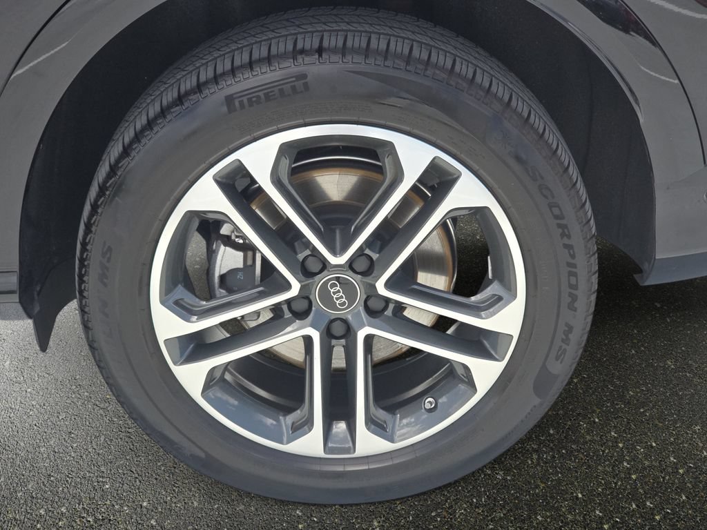 Certified 2025 Audi Q5 Premium w/ Convenience Package AWD/4WD image 27