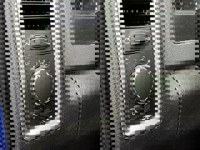 Used 2019 RAM 1500 Classic SLT w/ Luxury Group image 14