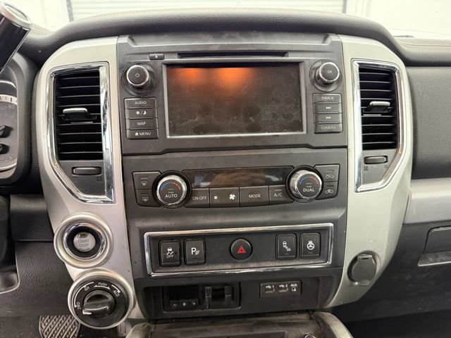 Used 2019 Nissan Titan PRO-4X w/ Pro-4x Convenience Package AWD/4WD image 15