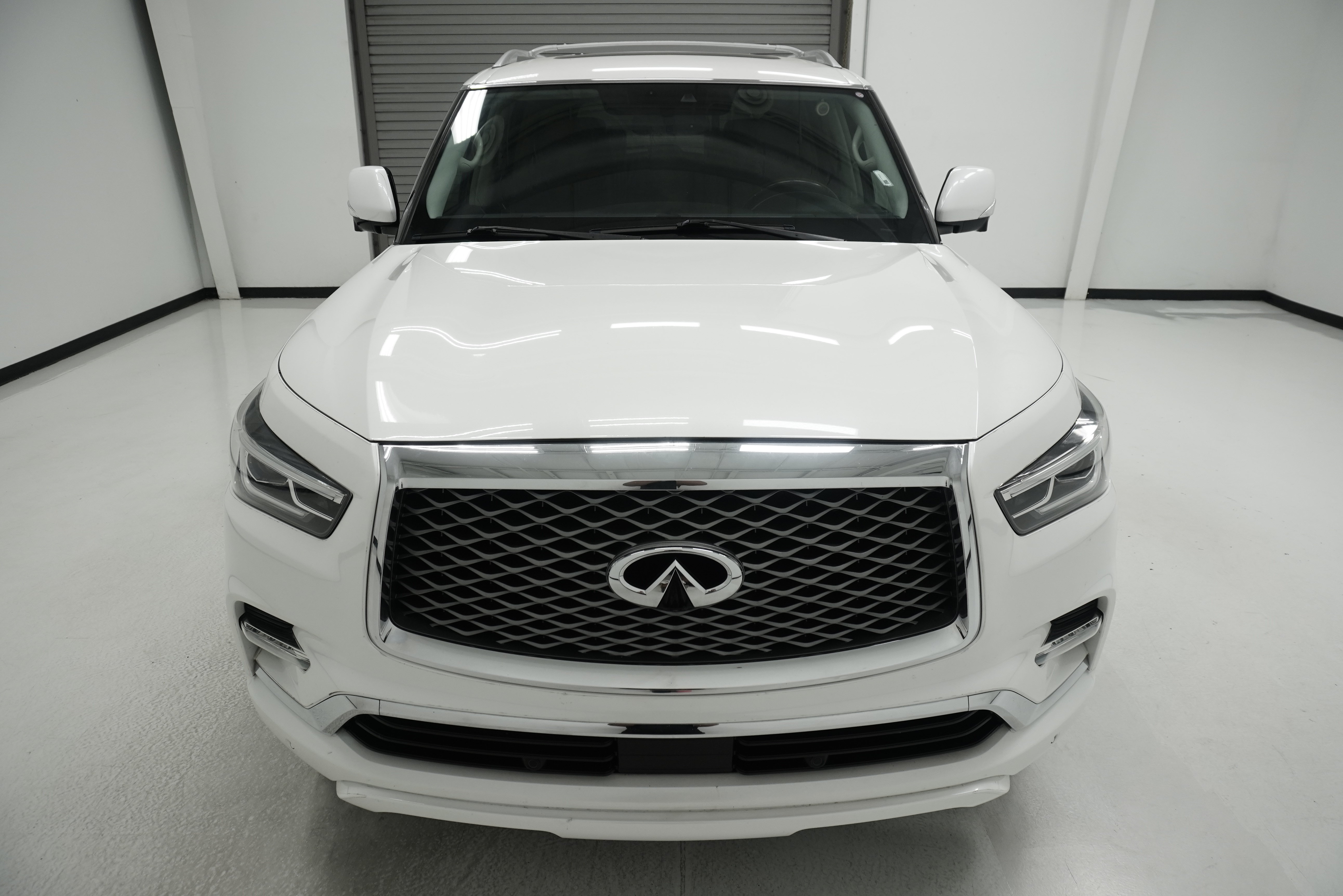 Used 2019 INFINITI QX80 Luxe w/ 22" Wheel Package AWD/4WD image 2