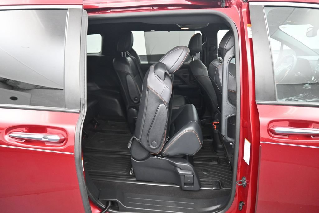Used 2021 Toyota Sienna XSE FWD image 47
