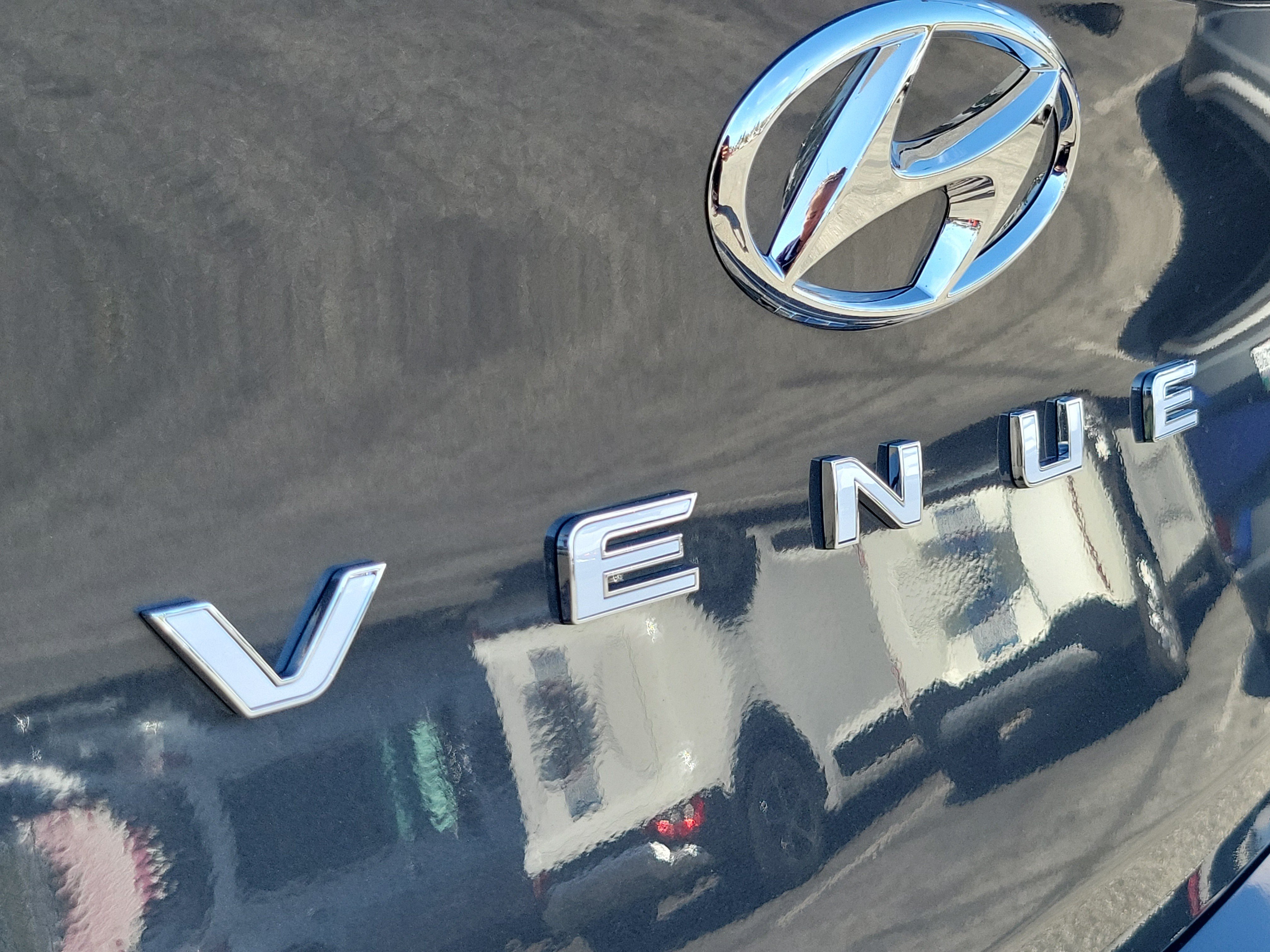 New 2026 Hyundai Venue SEL FWD image 17