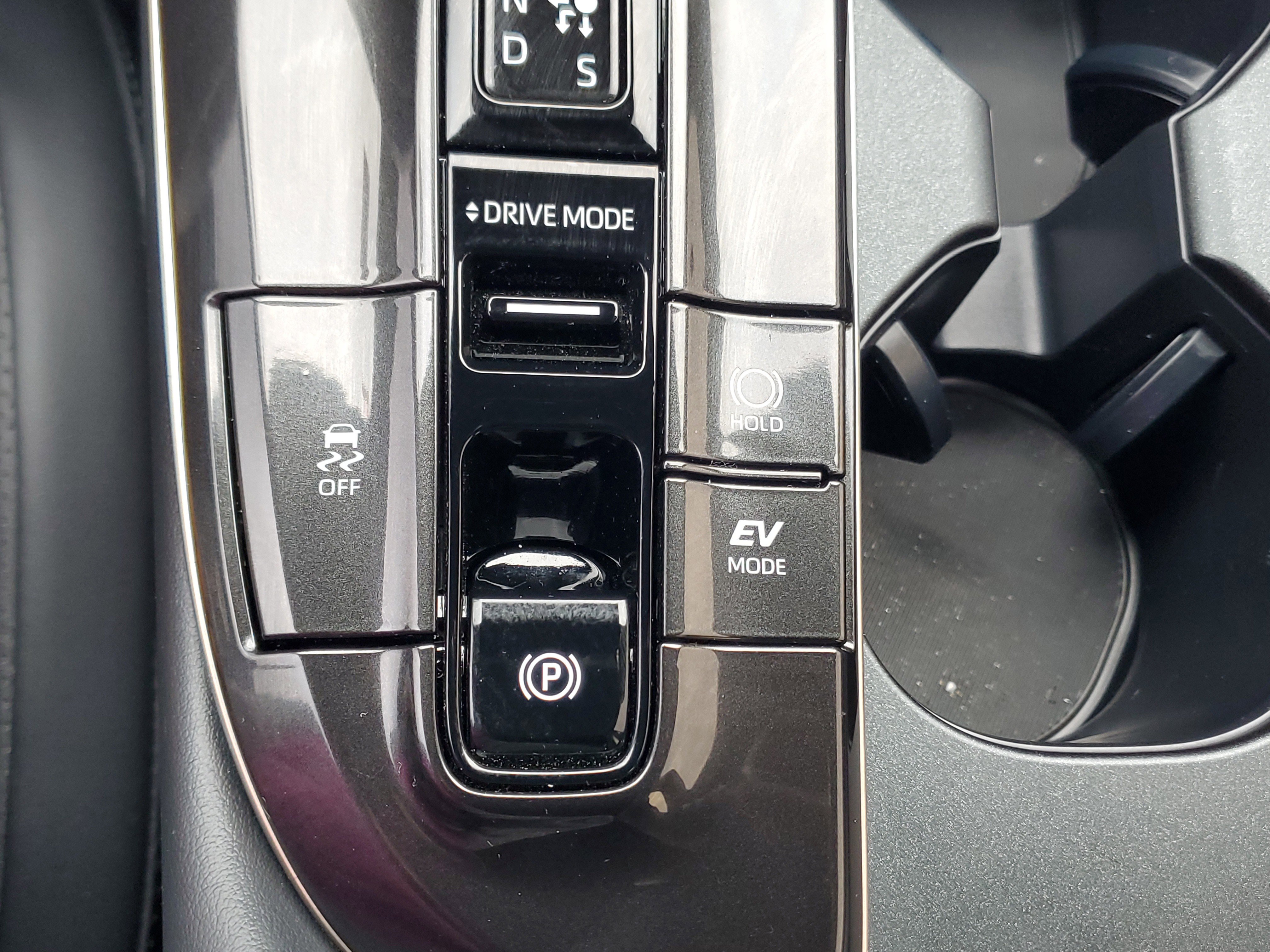 Used 2025 Toyota Crown Signia XLE image 33